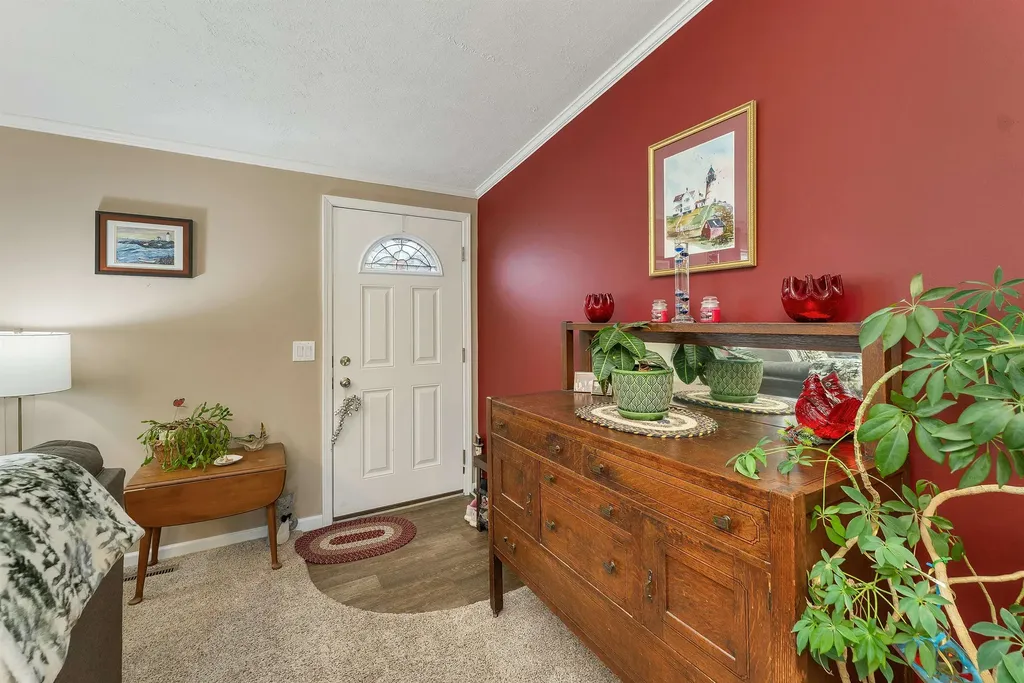 35 Mansfield Woods Way New Hampton NH 03256