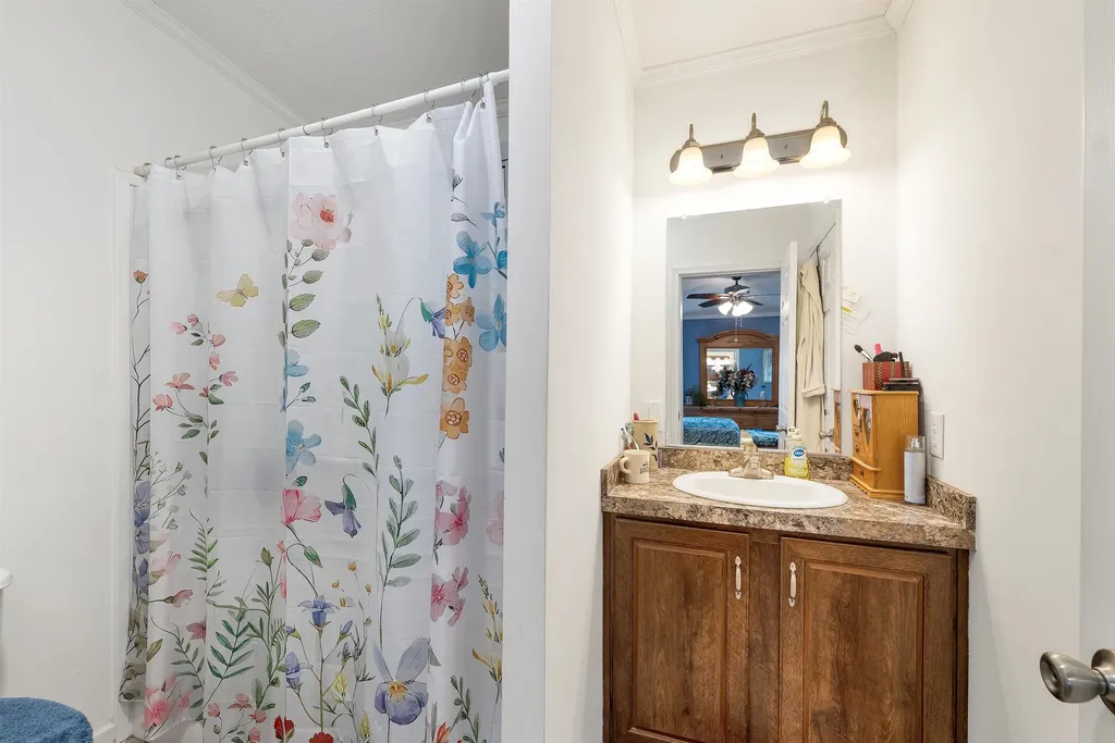 35 Mansfield Woods Way New Hampton NH 03256