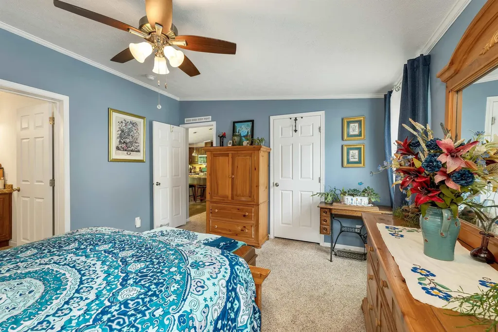 35 Mansfield Woods Way New Hampton NH 03256