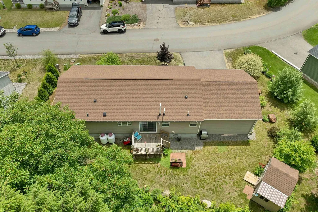 35 Mansfield Woods Way New Hampton NH 03256