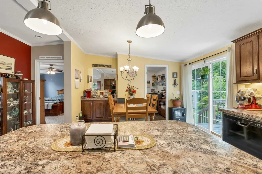 35 Mansfield Woods Way New Hampton NH 03256