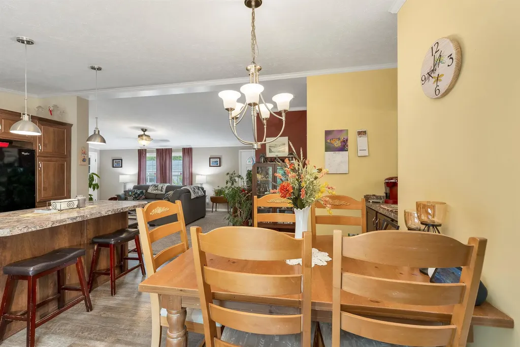 35 Mansfield Woods Way New Hampton NH 03256