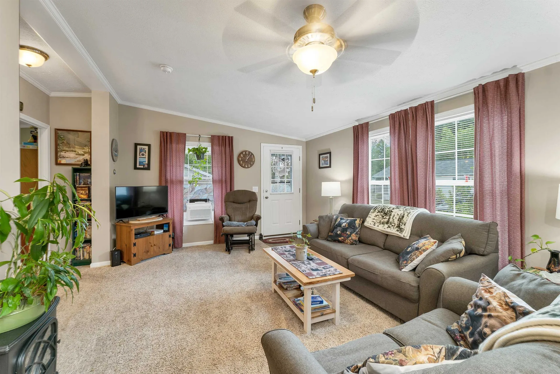 35 Mansfield Woods Way New Hampton NH 03256