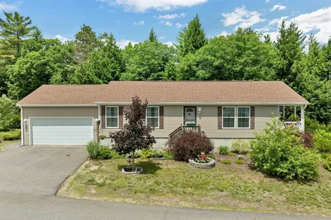 35 Mansfield Woods Way New Hampton NH 03256