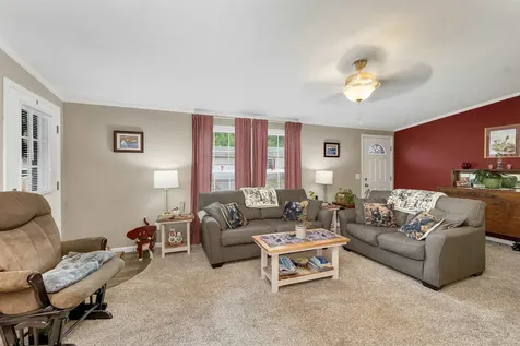 35 Mansfield Woods Way New Hampton NH 03256