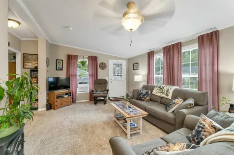 35 Mansfield Woods Way New Hampton NH 03256