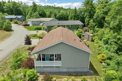 35 Mansfield Woods Way New Hampton NH 03256