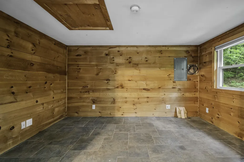 566 Beard Road Hillsborough NH 03244