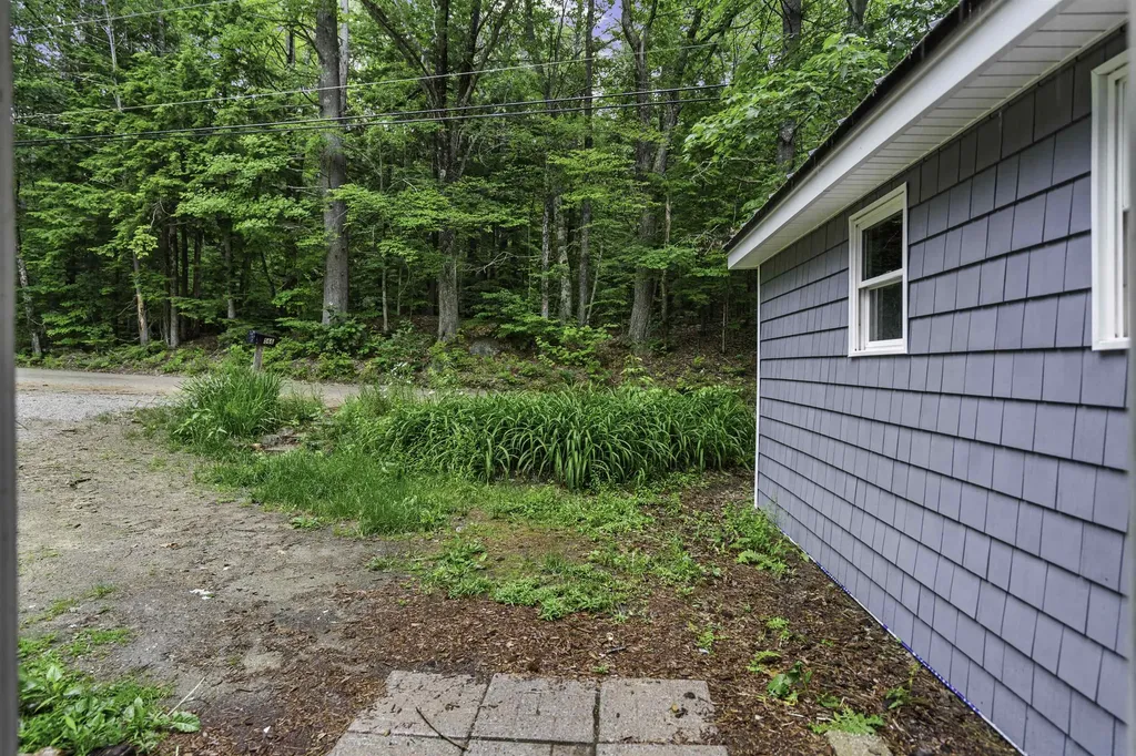566 Beard Road Hillsborough NH 03244