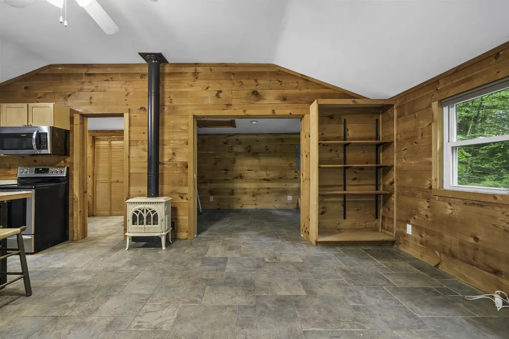 566 Beard Road Hillsborough NH 03244