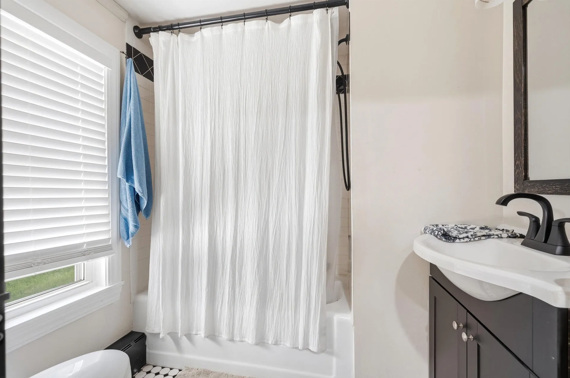 31 Hillside Avenue Derry NH 03038