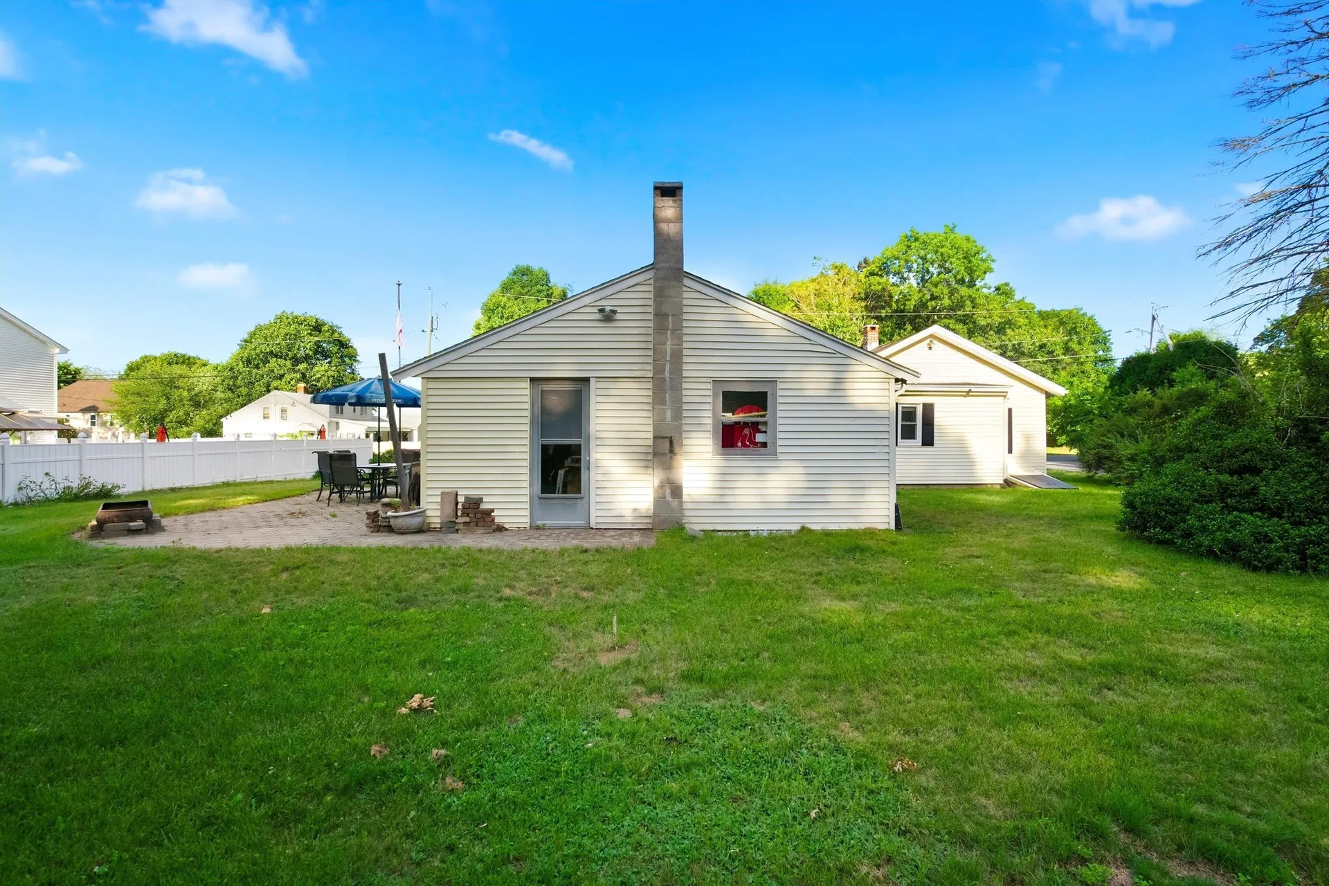 31 Hillside Avenue Derry NH 03038