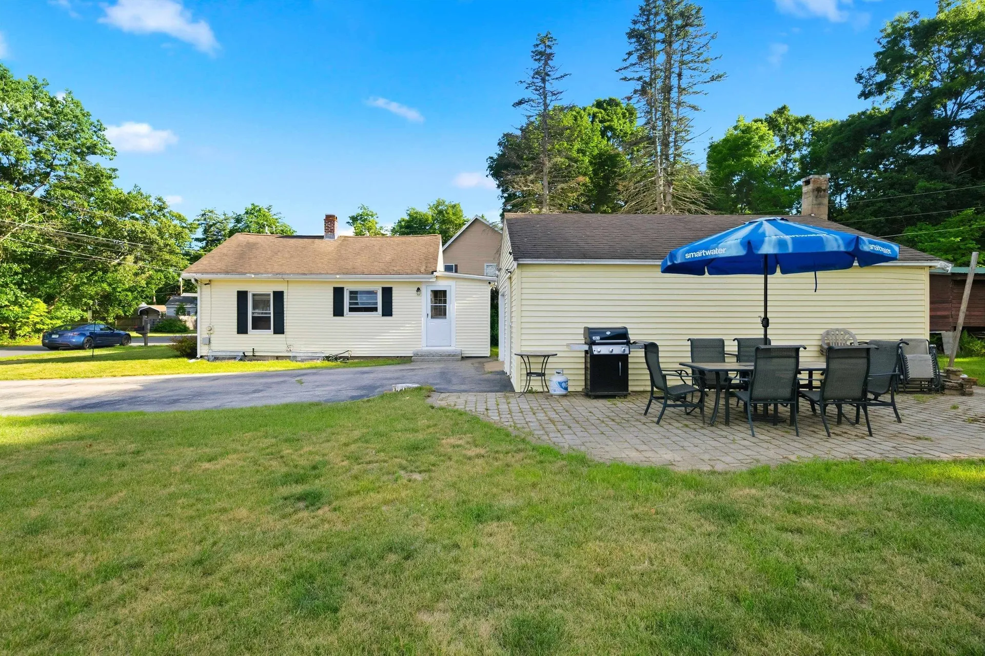 31 Hillside Avenue Derry NH 03038