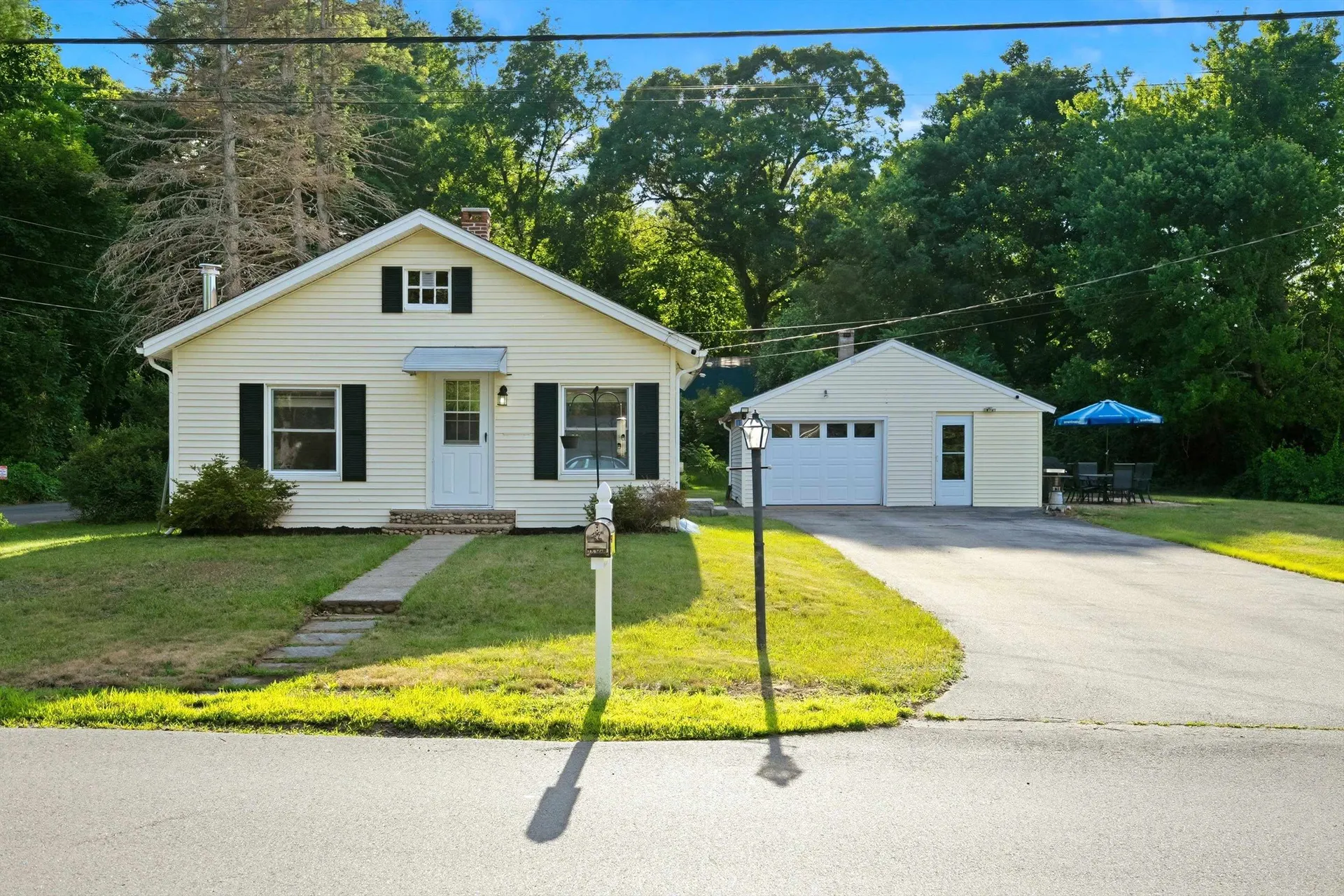 31 Hillside Avenue Derry NH 03038
