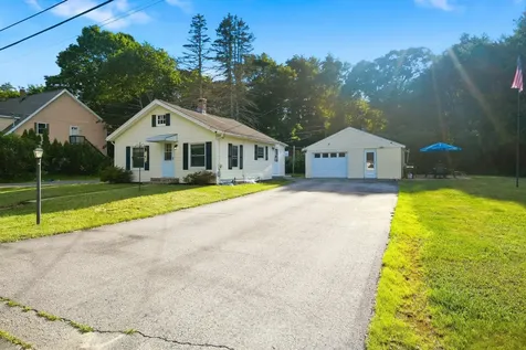31 Hillside Avenue Derry NH 03038