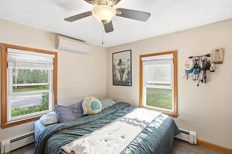 31 Hillside Avenue Derry NH 03038