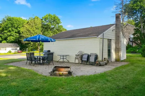 31 Hillside Avenue Derry NH 03038