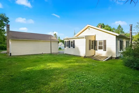 31 Hillside Avenue Derry NH 03038