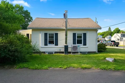 31 Hillside Avenue Derry NH 03038