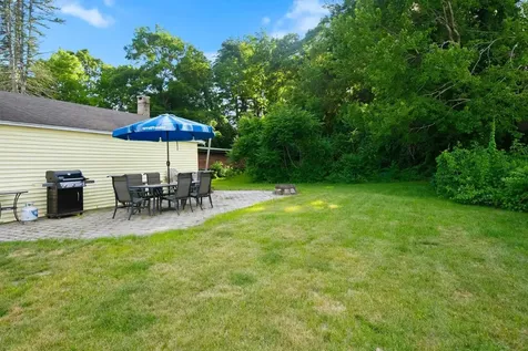 31 Hillside Avenue Derry NH 03038