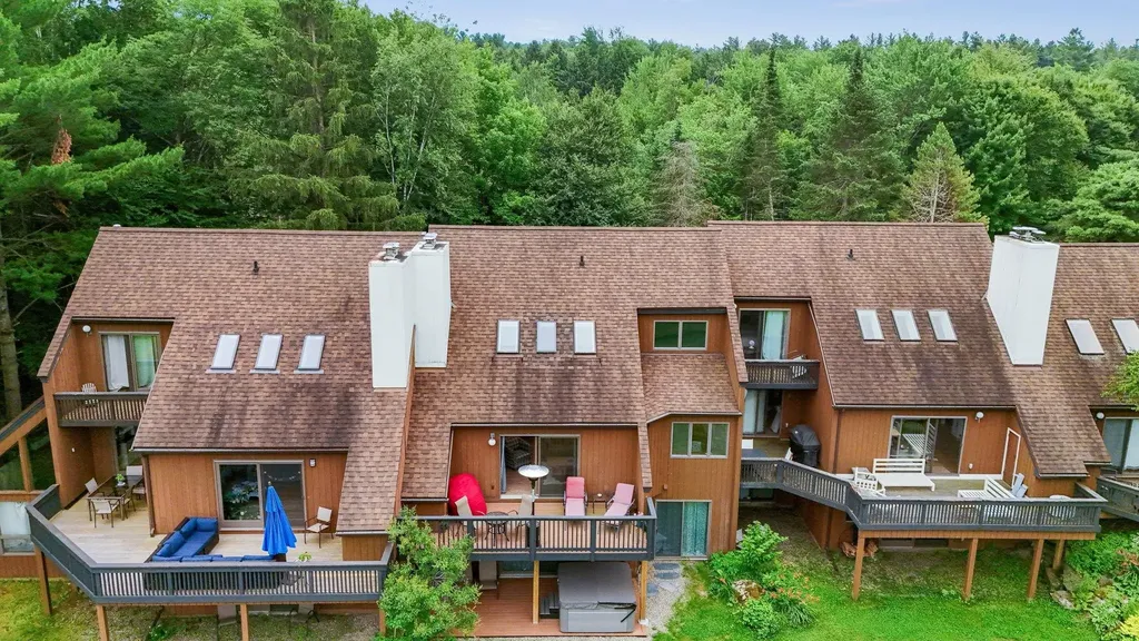 8 Wildlife Road Stowe VT 05672