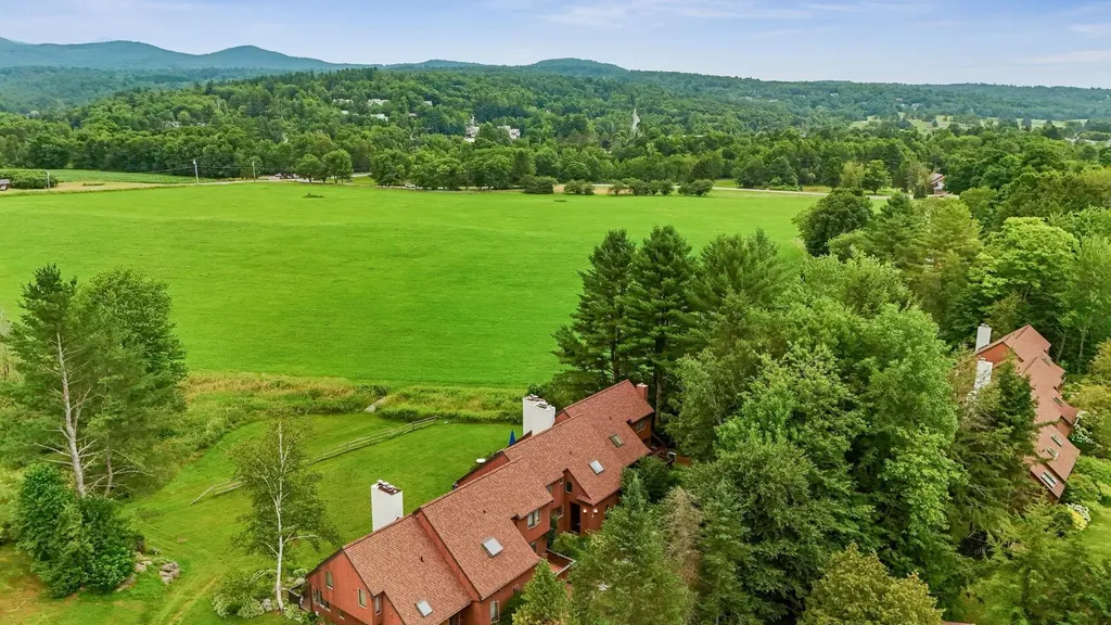 8 Wildlife Road Stowe VT 05672