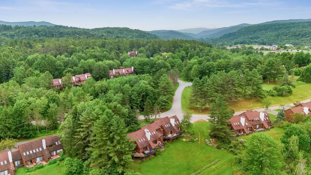 8 Wildlife Road Stowe VT 05672