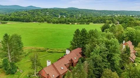 8 Wildlife Road Stowe VT 05672