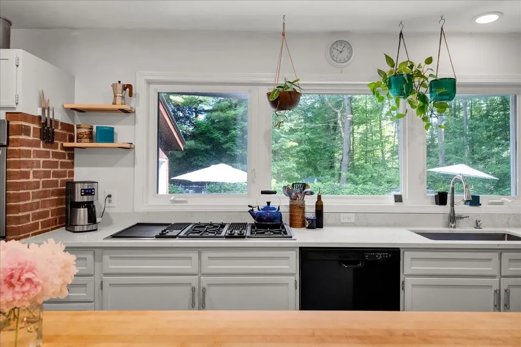 10 Birch Lane Essex Junction VT 05452