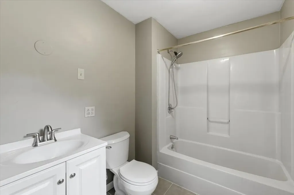 29 Woodland Lane Enfield NH 03748