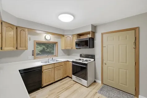 29 Woodland Lane Enfield NH 03748