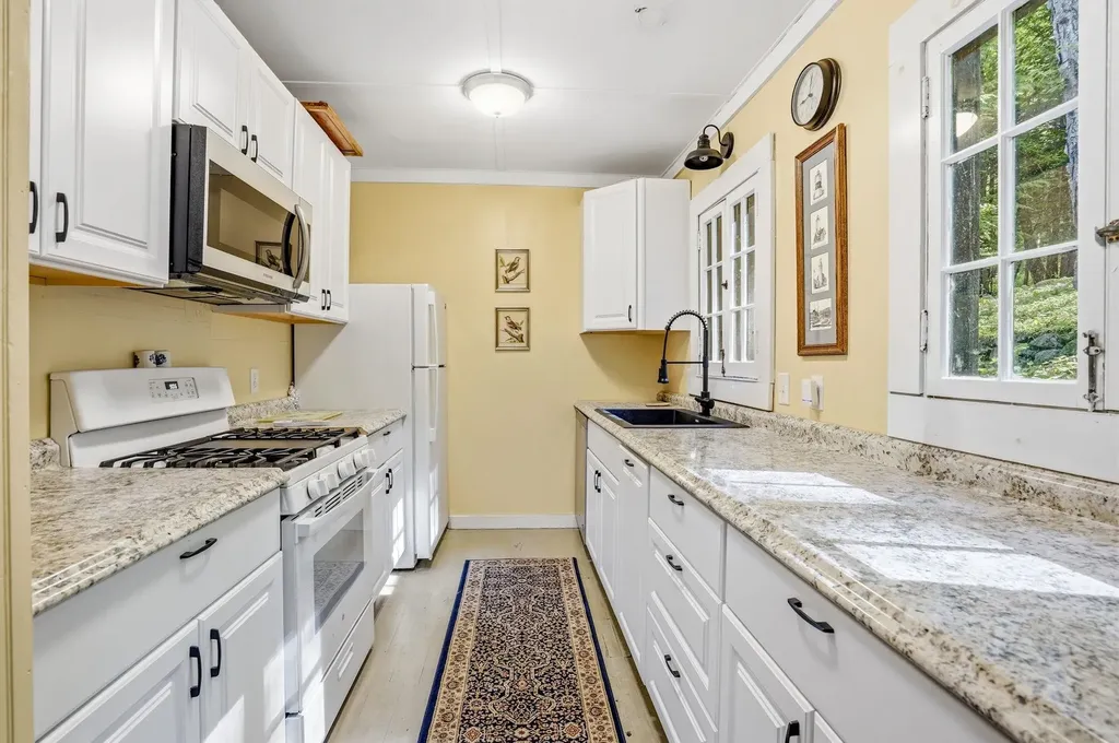 83 Eastside Road Harrisville NH 03450