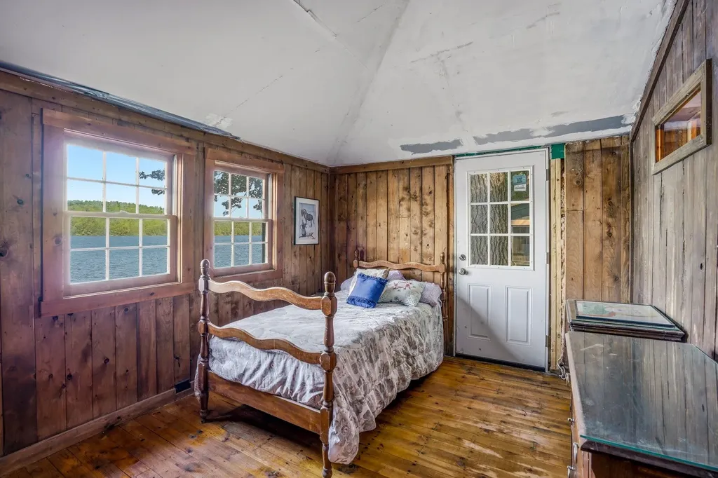 83 Eastside Road Harrisville NH 03450