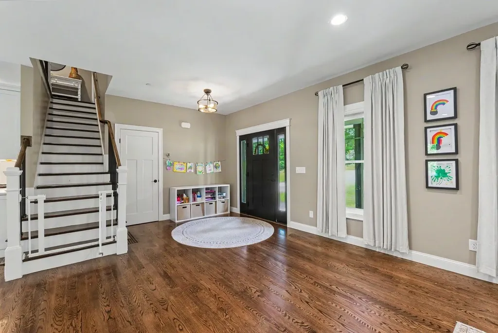 7 Valerie Lane Derry NH 03038