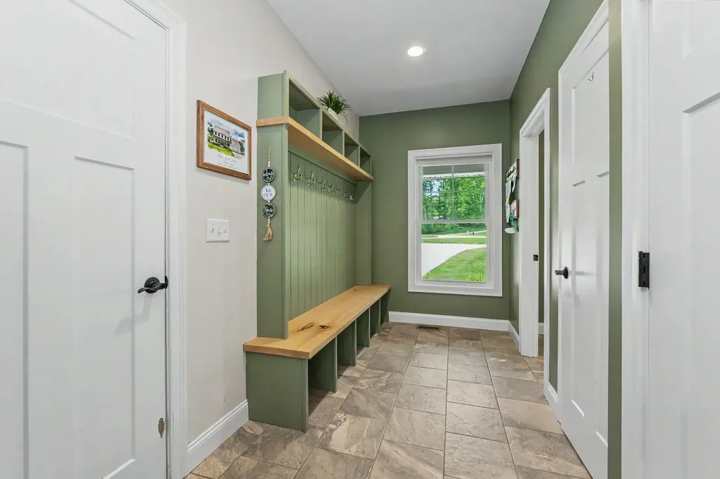 7 Valerie Lane Derry NH 03038