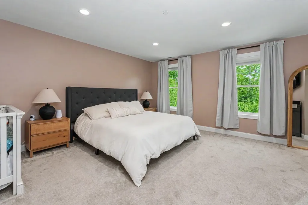7 Valerie Lane Derry NH 03038