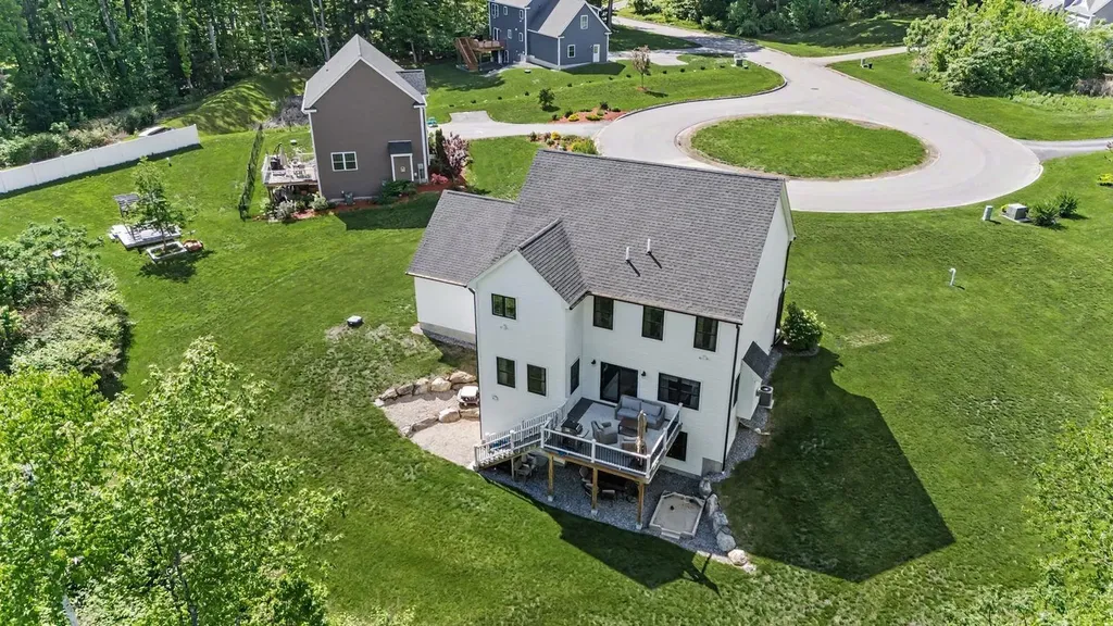 7 Valerie Lane Derry NH 03038