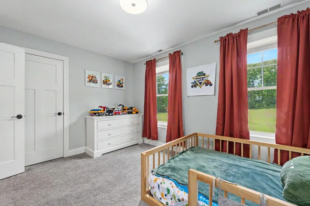 7 Valerie Lane Derry NH 03038