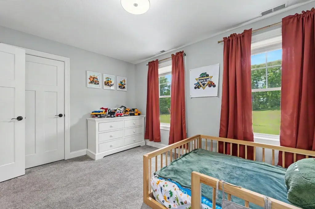 7 Valerie Lane Derry NH 03038