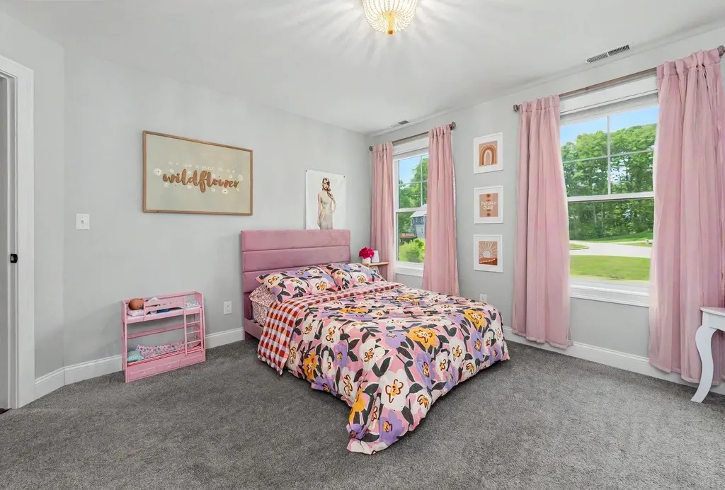 7 Valerie Lane Derry NH 03038