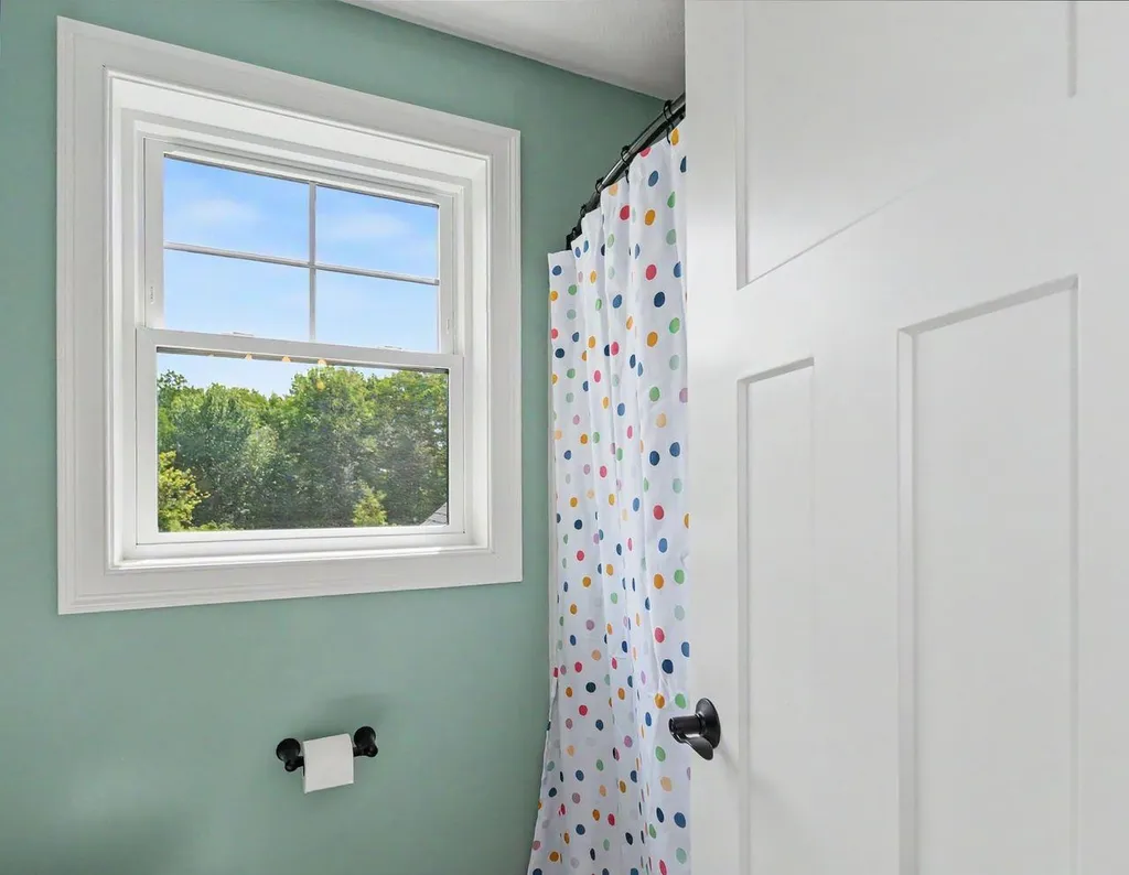 7 Valerie Lane Derry NH 03038