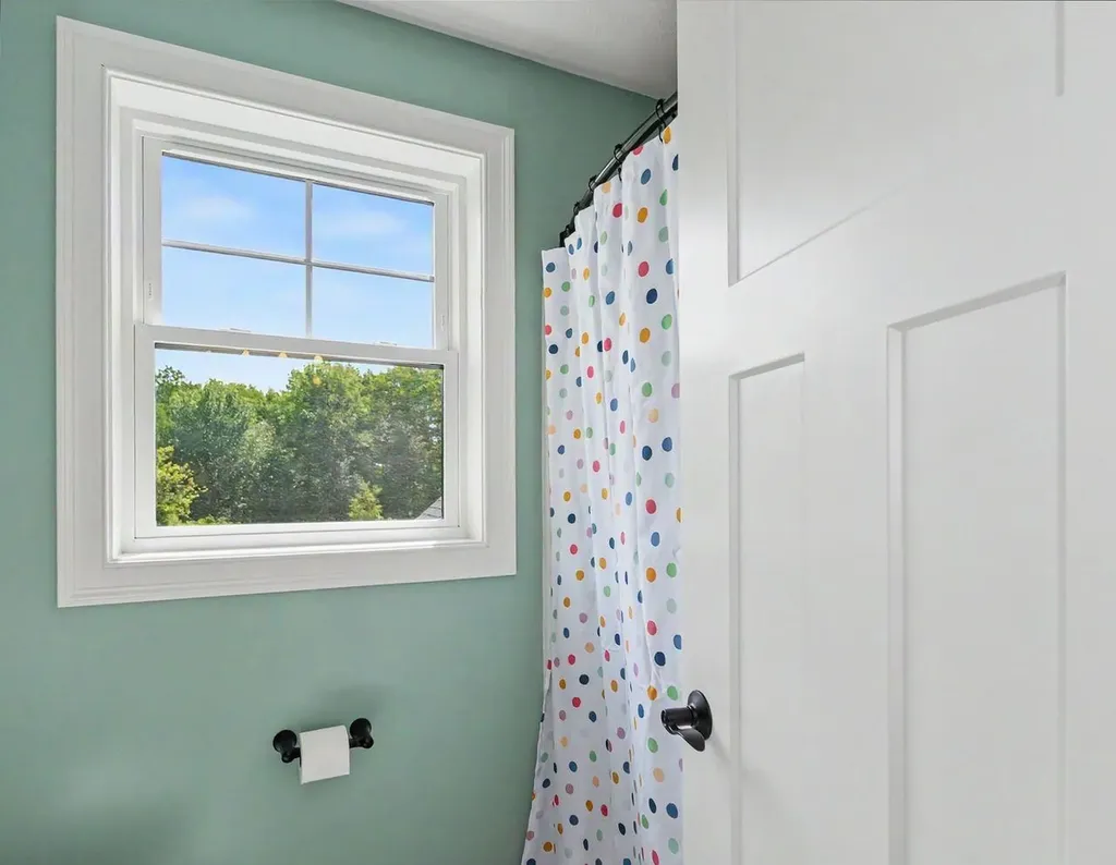 7 Valerie Lane Derry NH 03038