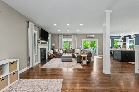 7 Valerie Lane Derry NH 03038