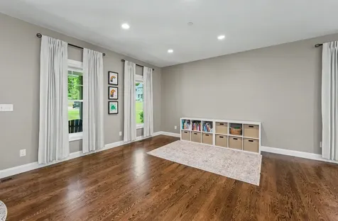 7 Valerie Lane Derry NH 03038