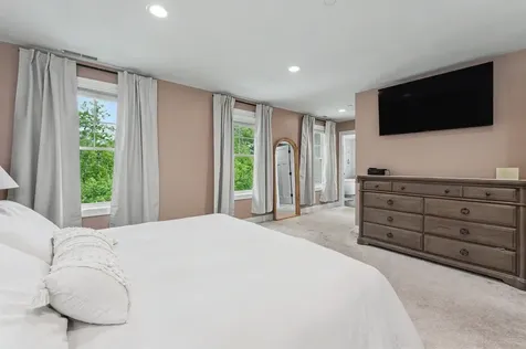7 Valerie Lane Derry NH 03038