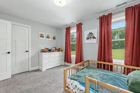 7 Valerie Lane Derry NH 03038