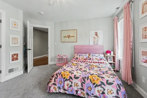 7 Valerie Lane Derry NH 03038