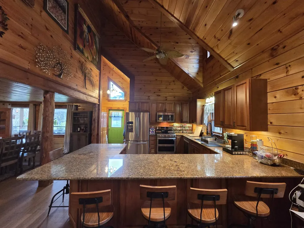 436 Lockehaven Road Enfield NH 03748