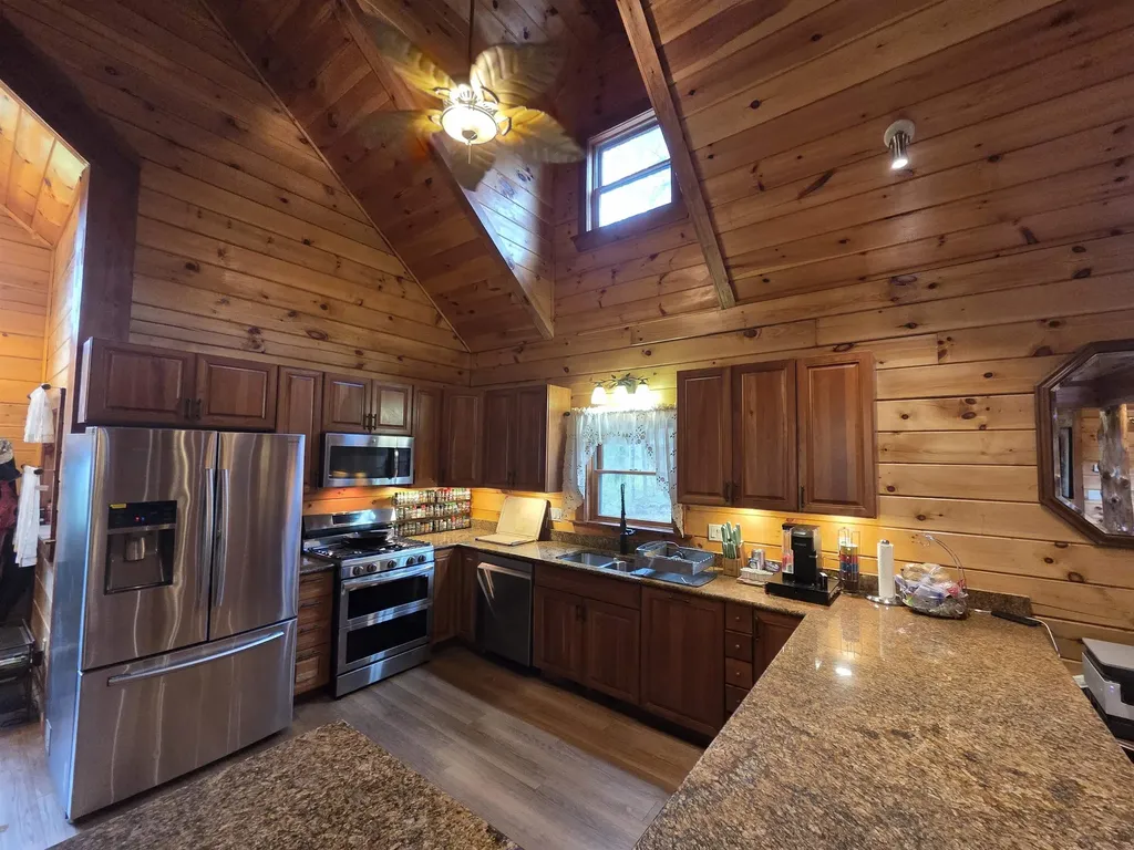 436 Lockehaven Road Enfield NH 03748