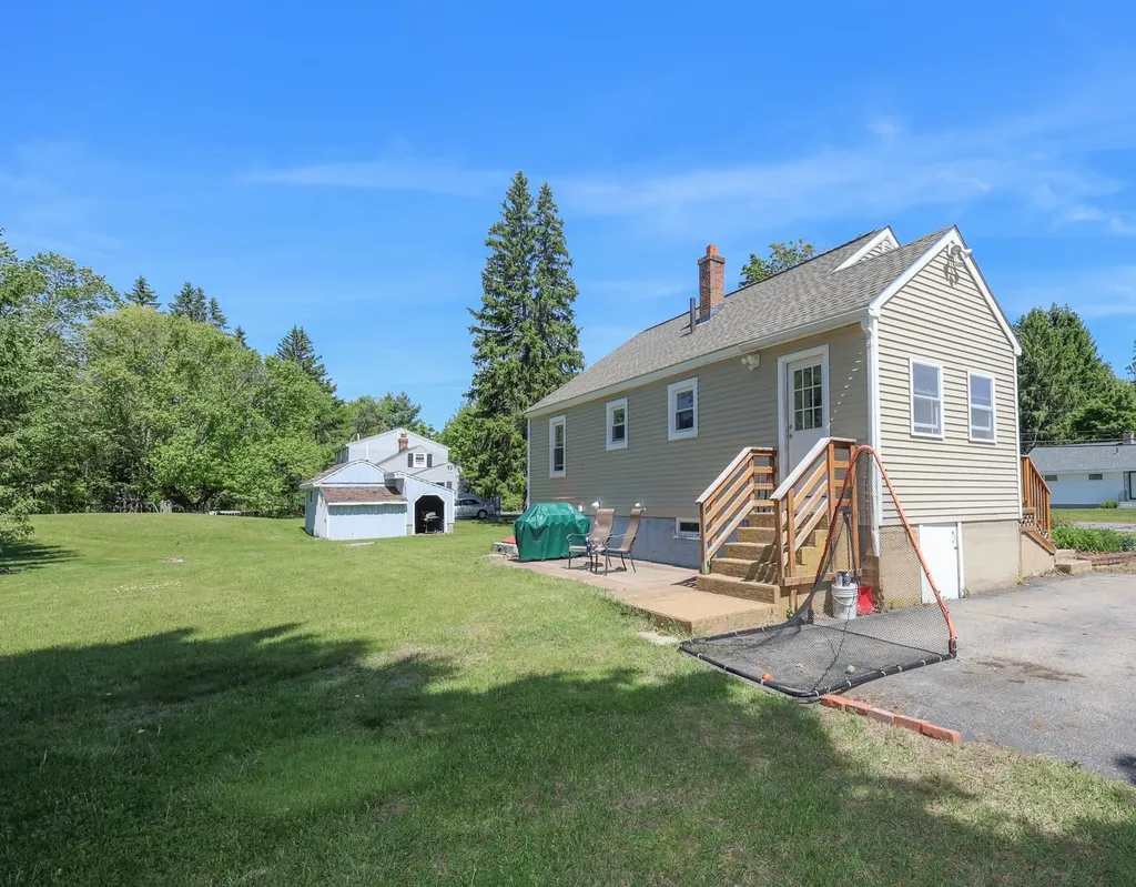 419 Cohas Avenue Manchester NH 03109